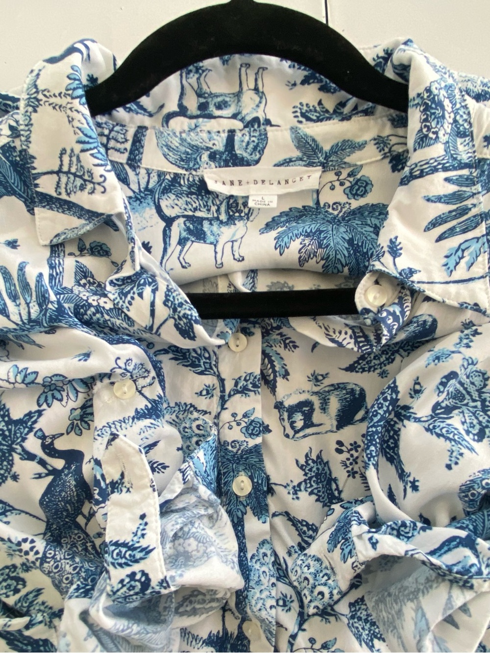 Jane and Delancey Blue and White Printed Women’s Top animal - Picture 8 of 13